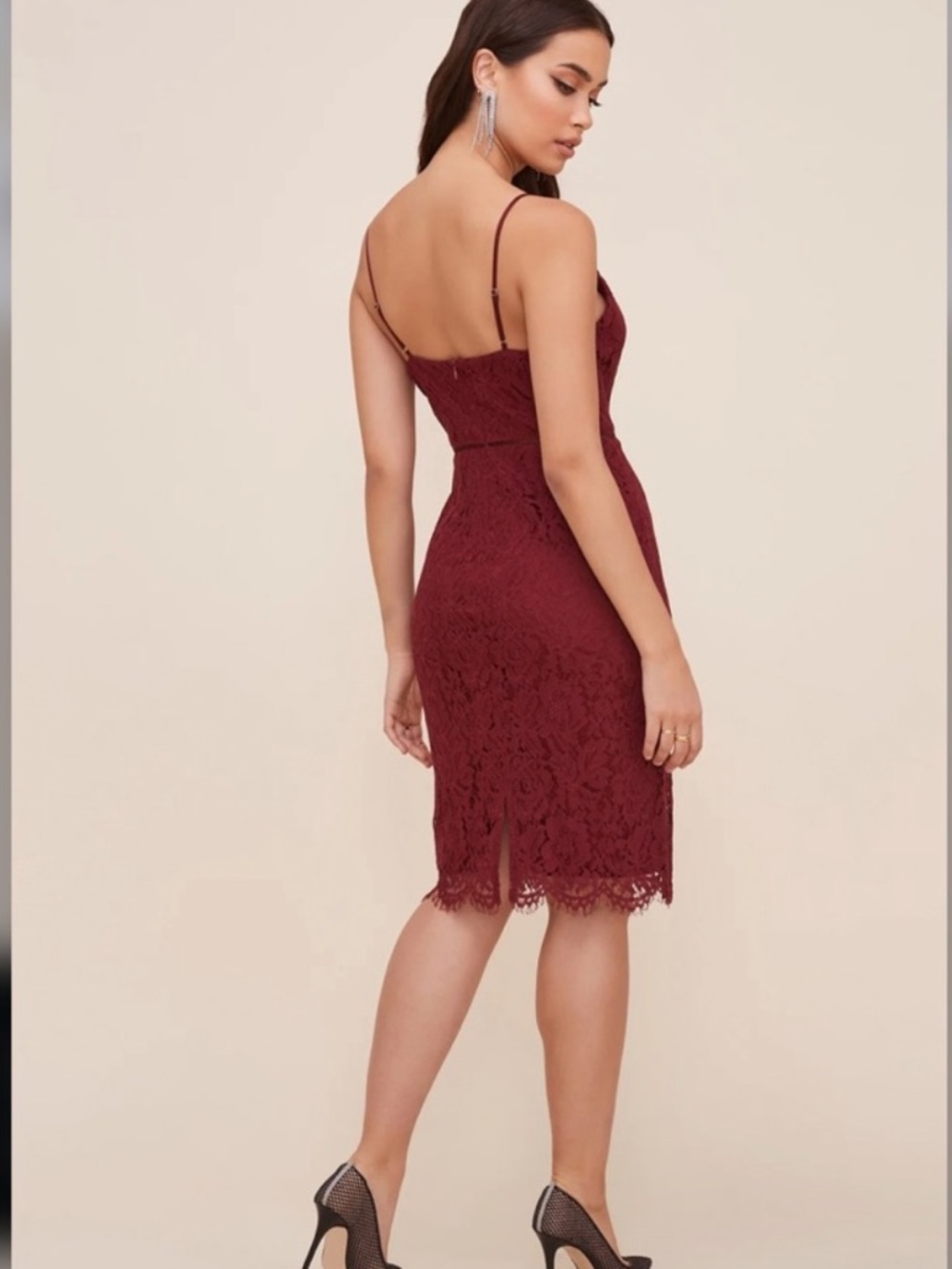 Sleeveless Lace Sheath Dress in Burgundy - Picture 2 of 9